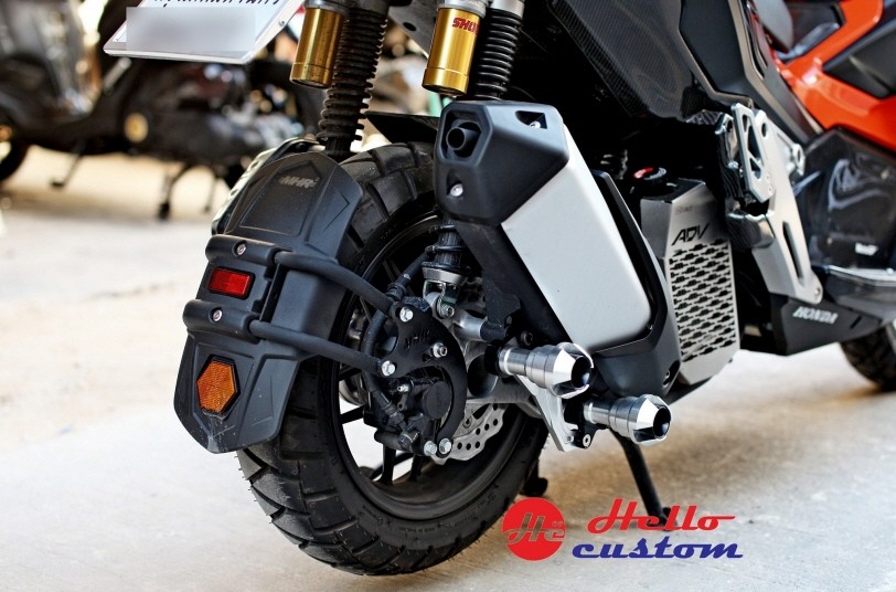 Exhaust Cover for Red V2 CNC honda adv 150-SILVER