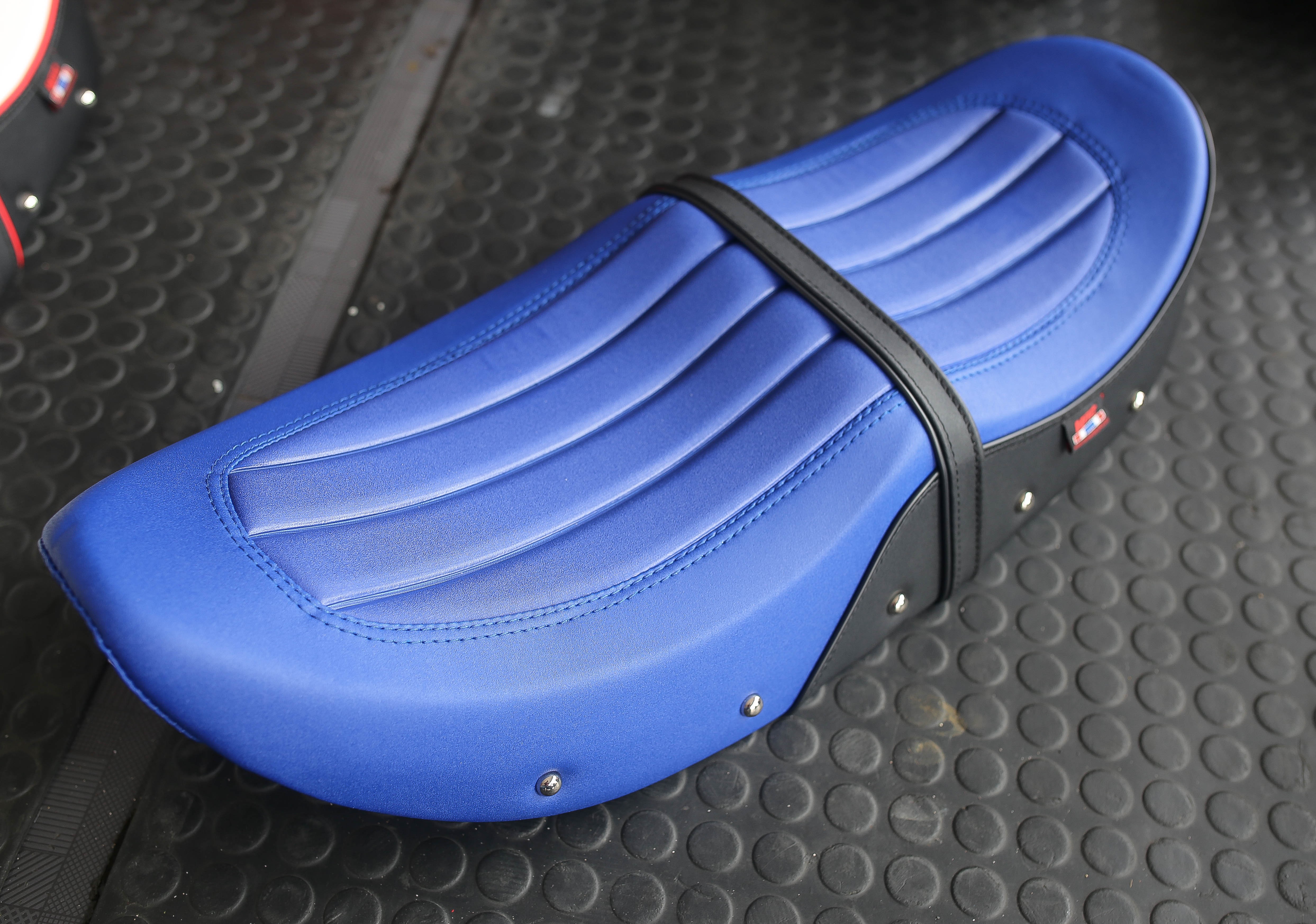 Seat Custom (ฺBlue) V.1 For Honda DAX125