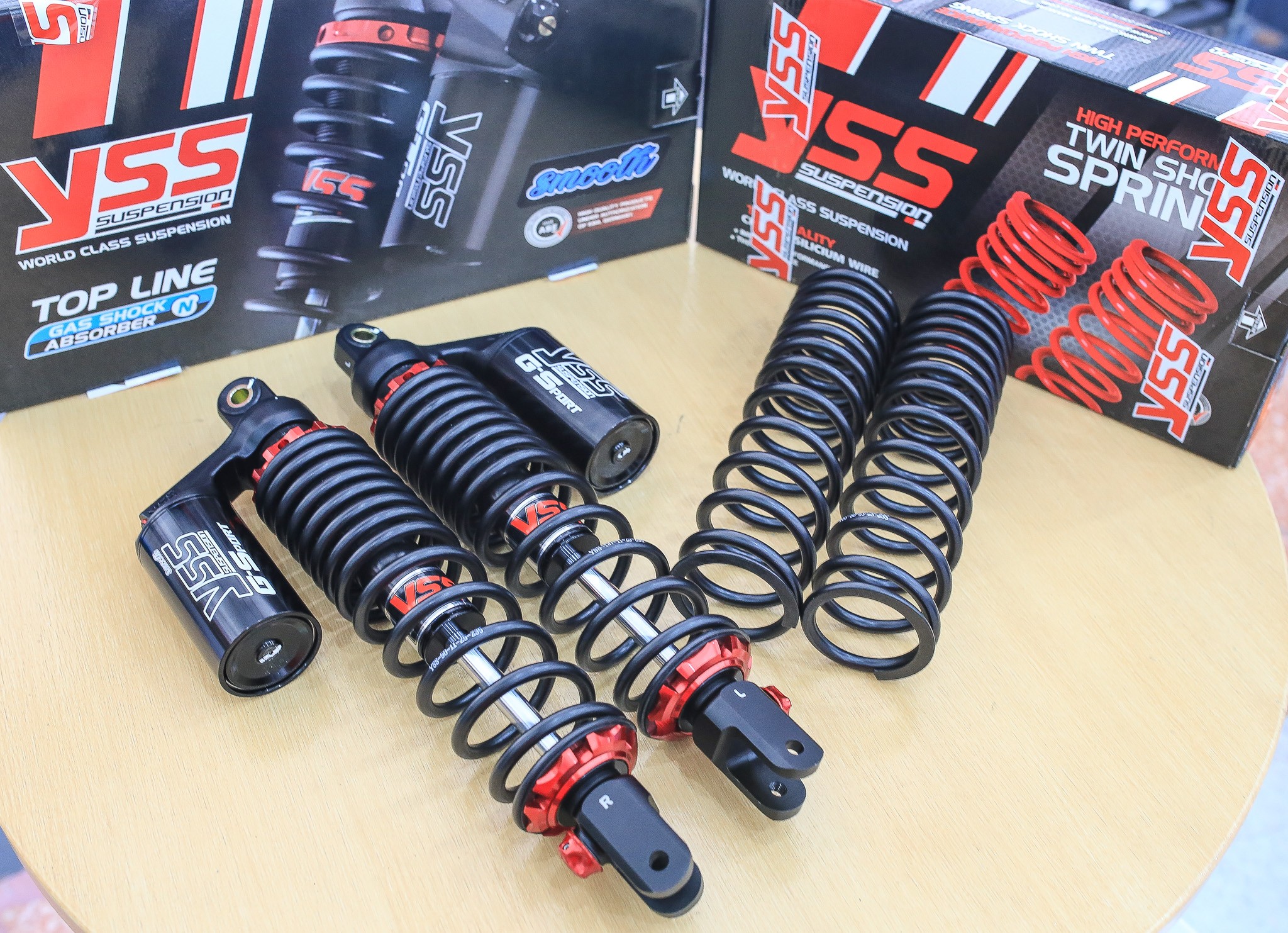 Shock YSS X-MAX300 SMOOTH BLACK SERIES G-SPORT  + Spring 1 Pair